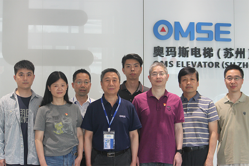 “医企携手护航生命健康”  ----湖州市南浔区人民医院与3377在线(中国)唯一官方网站电梯签订战略合作协议签约报道